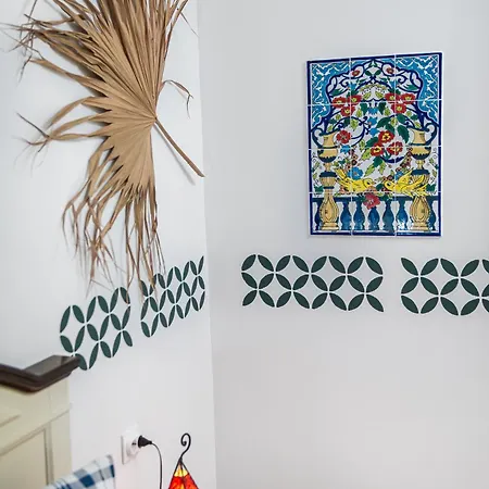 בית אירוח Lawanda9 *