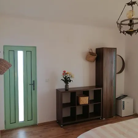 Lawanda9 Vama Veche